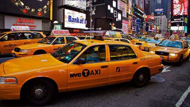 美国纽约的标志之一黄色出租车