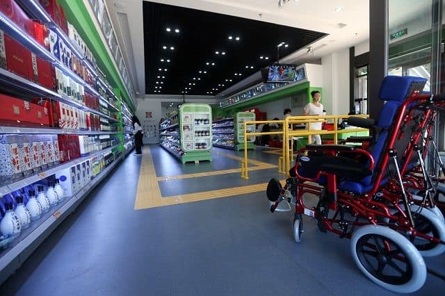 沈阳建立中国首家残疾人无障碍超市
