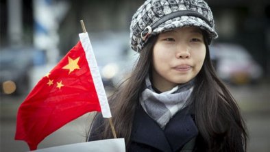 中国留学生在荷兰海牙抗议中日钓鱼岛争端