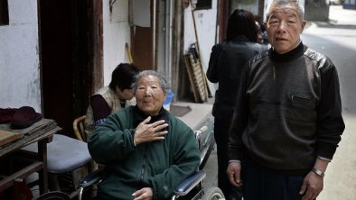 上海街头的古稀老人