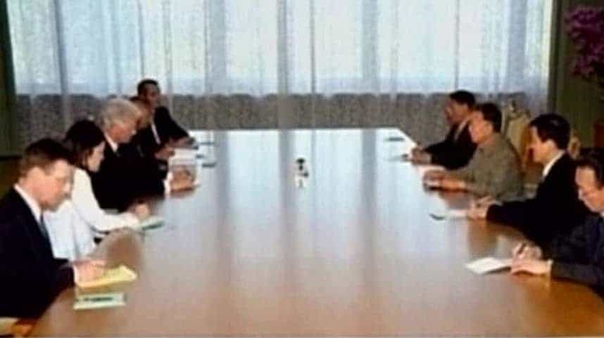 朝鲜释放两名被捕美国女记者