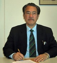 荷兰首位华人市长何天送