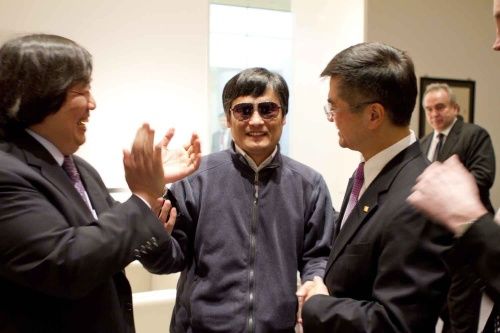 陈光诚《纽约时报》撰文批中国缺少法治