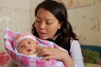 中国重现职业奶妈