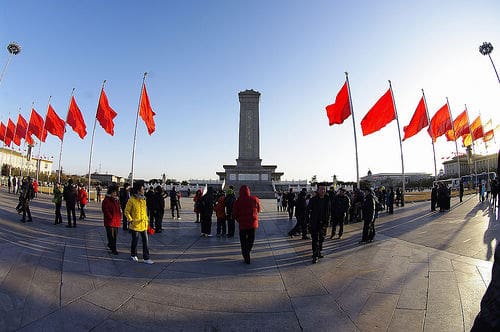 “习近平等晒家底是开天辟地的大事”