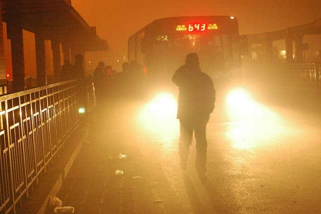 雾霾中国：北京凭一方之力不足以抗霾