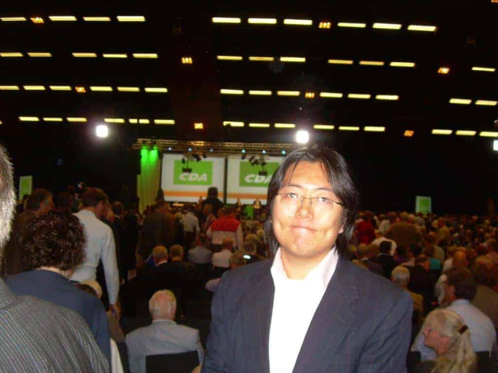 基民盟大会让华裔新移民见识荷兰民主