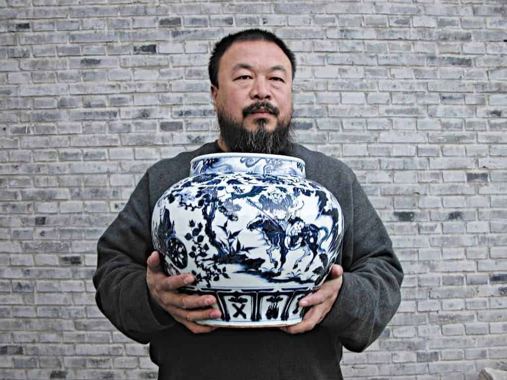 艾未未状告北京税务局违反法律程序