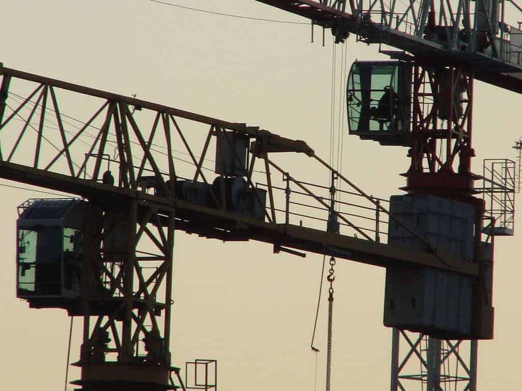 中国建筑工人撤离利比亚留下“鬼城”
