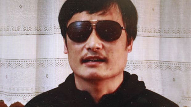 盲人维权律师陈光诚长兄出逃并接受采访