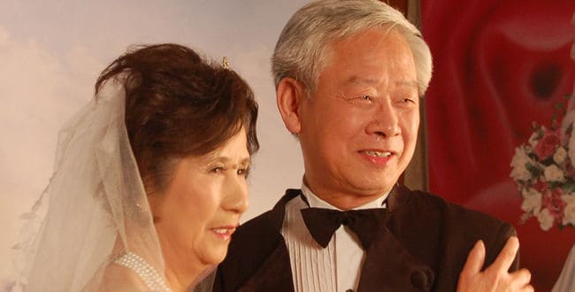 中国老年人时兴补拍婚纱照