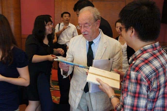 荷兰汉学大师施舟人获中华图书贡献奖