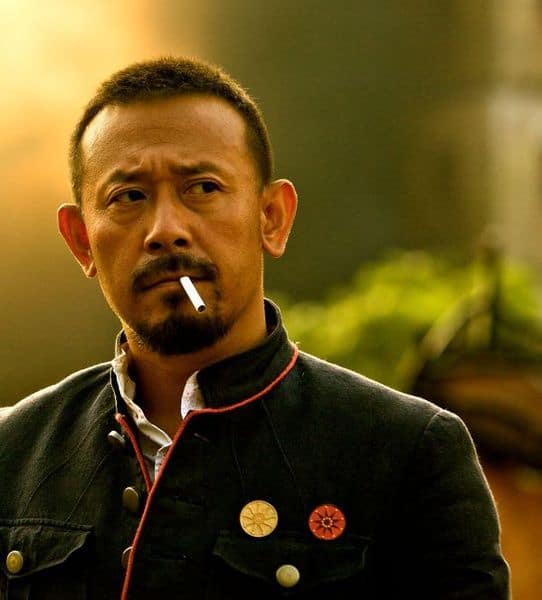 政治嘲讽影片《让子弹飞》风靡中国