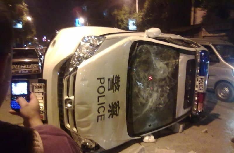 贵州黔西城管暴力执法引发万人骚乱（视频）