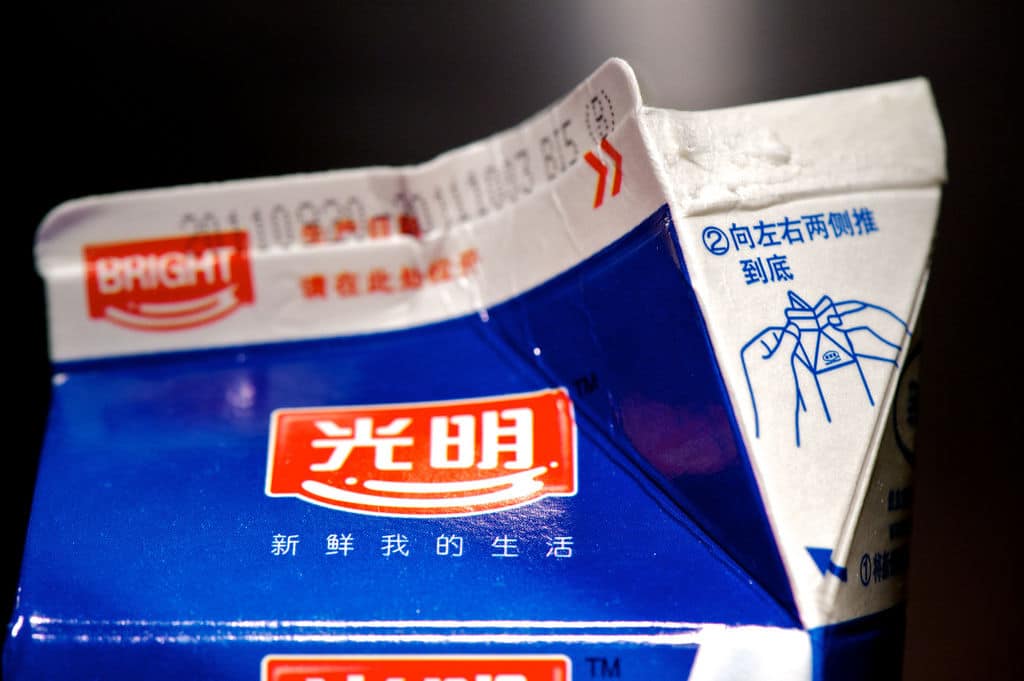 光明乳业召回被污染牛奶