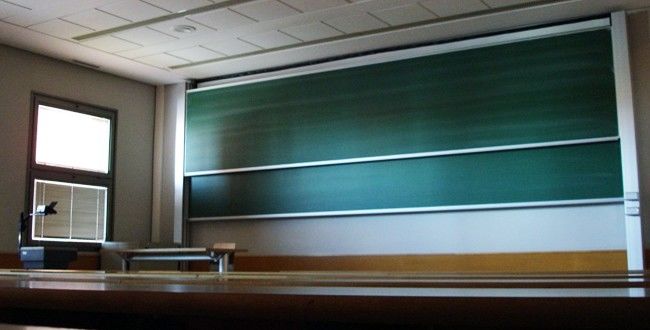 海牙“骗子大学”曝光
