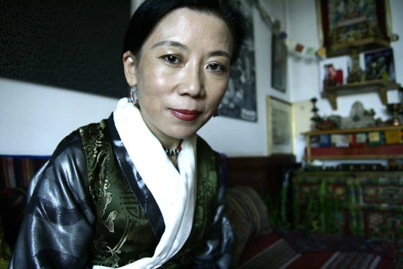 “两会”在即：藏族作家唯色遭软禁（录音）