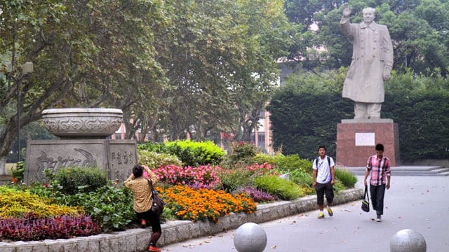 请不要以尊师重道之名强化校园等级