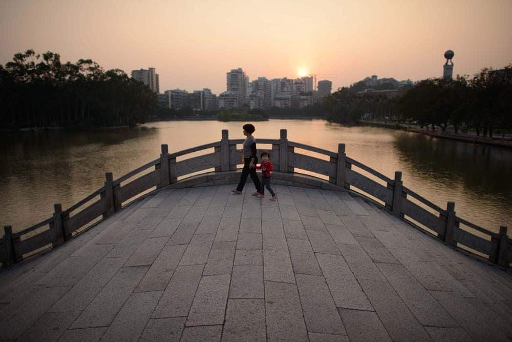 身残博士摆地摊，社会歧视何时休?