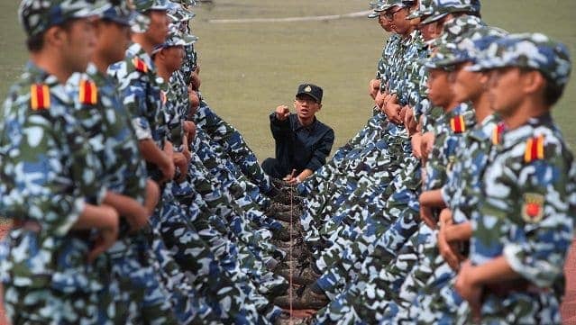 高校维稳：机制与教育并行
