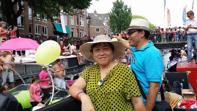 自由、喜悦、多彩：中国性学泰斗亲历阿姆斯特丹运河大游行（多图）