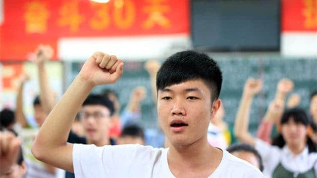 教育部长为何警惕西方？