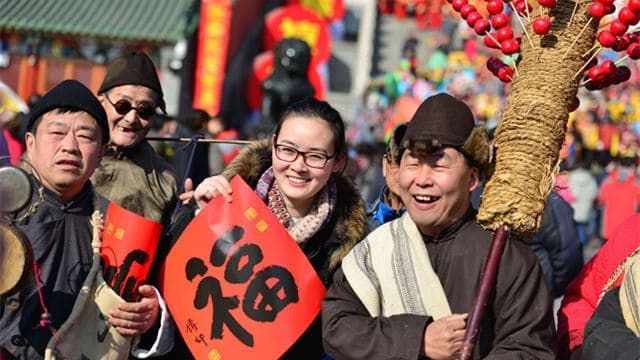 荷媒看中国： 央视春晚、羊年生子