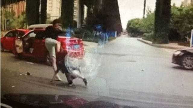 中国女司机为何成为众矢之的？