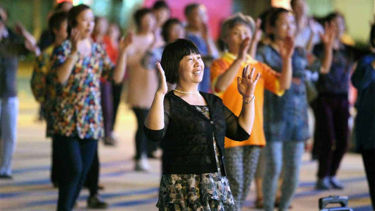 中国广场舞为什么大妈多，大爷少？