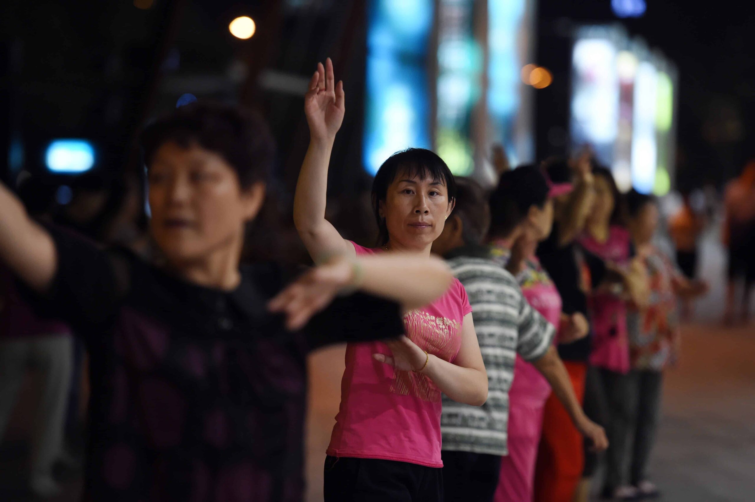 朝阳群众、西城大妈：两种可能的分析思路